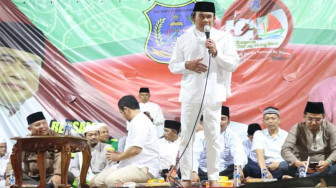 Safrial Hadiri Tausiah Rhoma Irama
