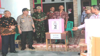 Bupati dan Wakil Bupati Tanjabbar Tinjau Pelaksanaan Pilkades Serentak 2019