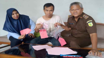 Tanpa Dipungut Biaya, Kajari Kembalikan Barang Bukti