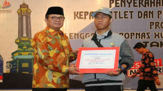 Gubernur Berikan Bonus Guna Memotivasi Atlet Jambi