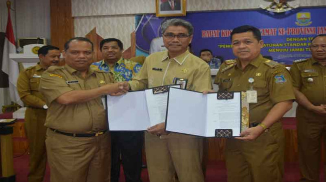 Gubernur Ajak Seluruh Camat Tingkatkan Pelayanan Publik