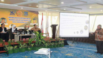 Bupati Tanjabbar Jadi Keynote Speaker Seminar Nasional