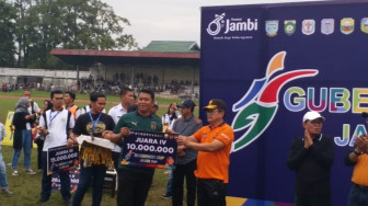 Wakapolda Jambi Saksikan Final Sepak Bola Piala Gubernur, Merangin Juara..