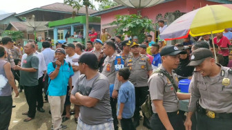 Diduga Kadesnya Nikah Siri, Ratusan Warga Desa Kungkai Lakukan Demo