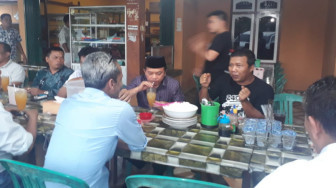 Romi-Haris, Saat Sopir Travel Bertemu Tukang Martabak