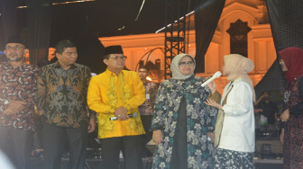 Masyarakat Tumpah Ruah Hadiri Malam Pesta Rakyat HUT Jambi