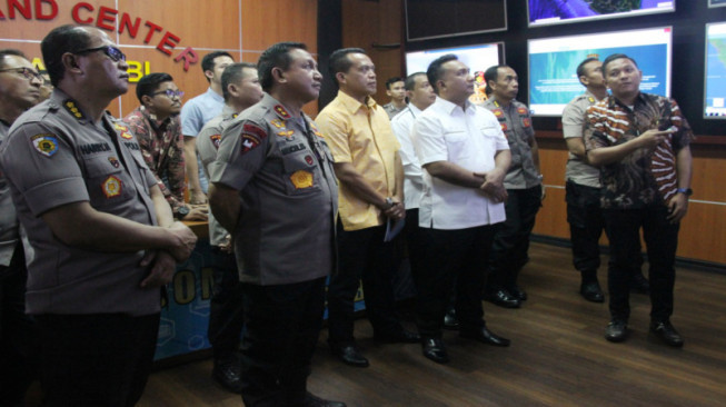 Kapolda Jambi Cek Aplikasi SIKADD