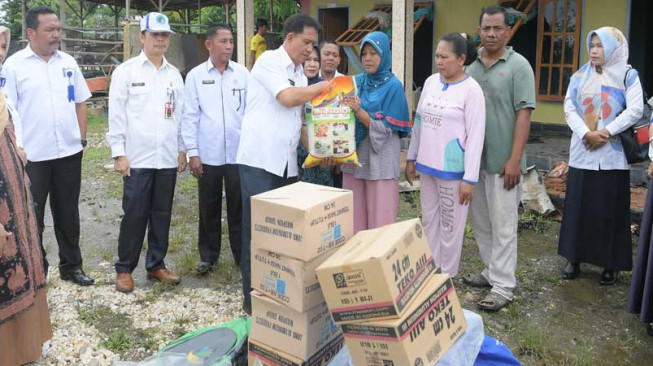Pemkab Merangin Bantu Korban Kebakaran