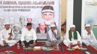 Hadiri Haul di Pembengis, Amir Sakib Ajak Warga Teladani Ulama