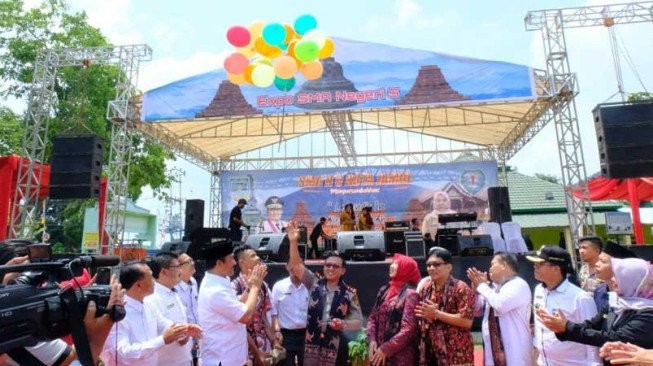 Kapolda Jambi Buka Ajang Pentas Seni dan Expo SMA Negeri 5 Kota Jambi