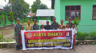 Yonif Raider 142/kj Bangun Tugu Prasasti di Turiscain