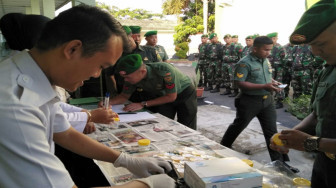 Anggota Korem Garuda Putih Jalani Test Urine