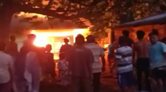 Ditinggal Yasinan, Rumah Cek Na Ludes Terbakar