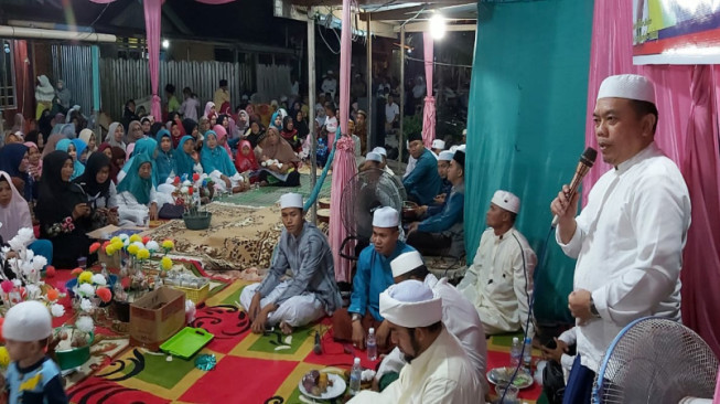 Hadiri Isra' Mi'raj di Kualatungkal, Al Haris Disambut Hangat Warga