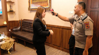 Antisipasi Virus Corona, Polda Jambi Lakukan Penyemprotan Disinfektan