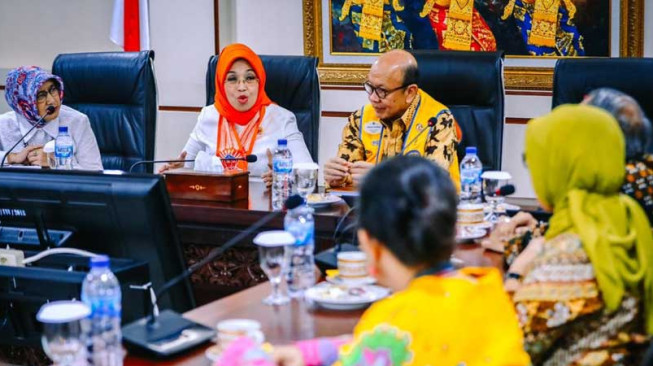 Sylviana Murni Minta Masyarakat Tak Panik Hadapi Virus Corona