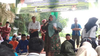 Masnah Busyroh Hadiri Sedekah Payo Turun Baumo