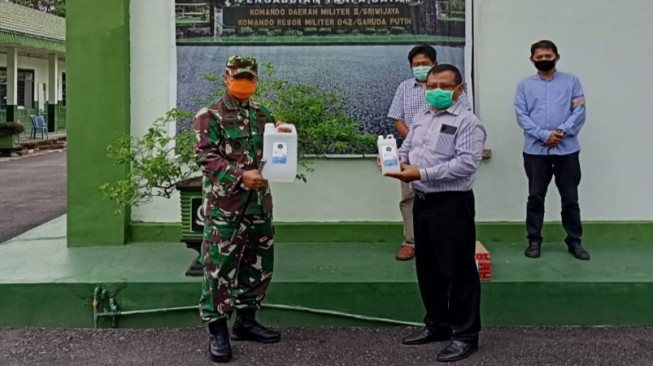 PT. Bhaskara Sinar Sakti Grup Dukung Korem 042/Gapu Melawan Covid-19