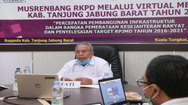 Bupati Tanjabbar Pimpin Musrenbang RKPD Via Vidcon