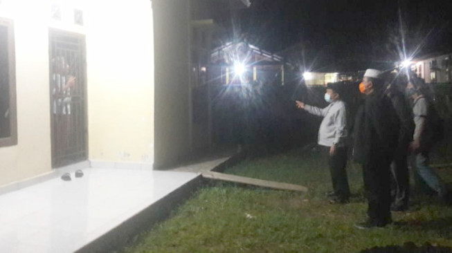 Lagi... Warga Diisolasi Telat Dikasih Makan, Al Haris Marah Besar