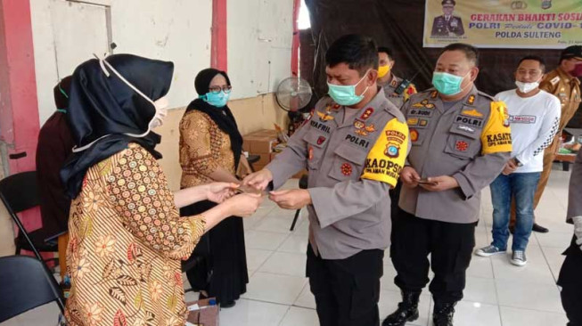 Polda Sulteng Gelar Bhakti Sosial, Kapolda Asal Jambi Ini Serahkan Bantuan