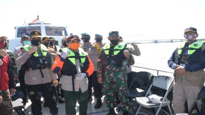 Gubernur Jambi Serahkan Bantuan kepada Korban Banjir