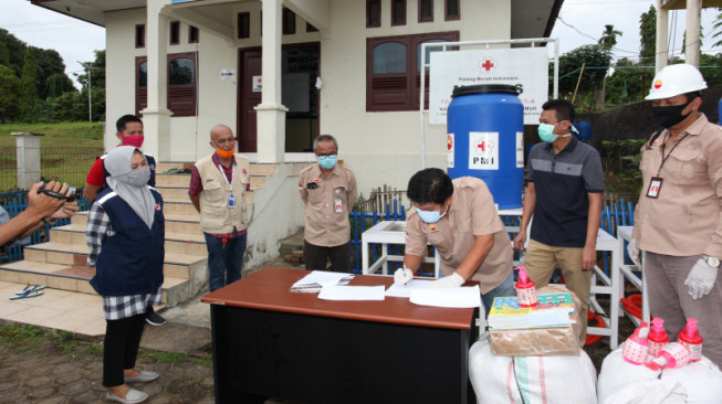 SKK Migas-PetroChina Serahkan Bantuan Covid-19 di Tanjabtim