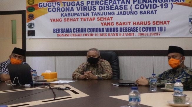 Bupati Tanjabbar Ikuti Halalbihalal Bersama Pemprov Jambi Melalui Video Conference