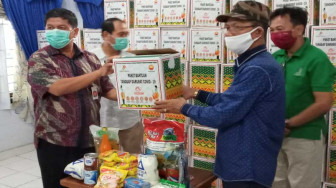 SKK Migas - PetroChina Bagikan Bantuan Bahan Pokok Bagi Insan Media