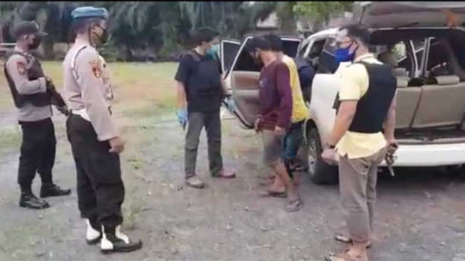 Polres Tanjabbar Tangkap Dua Orang Pembawa Setengah Kilogram Sabu