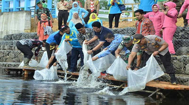 Pemkab Batanghari Peringatan Hari Sejuta Pohon se-Dunia