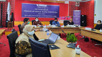 Bank Indonesia Jambi Bekerja Sama dengan UIN STS dan MES Jambi Salurkan Bantuan Covid-19