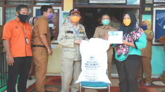 Fachrori Salurkan Bantuan JPS Covid-19 di Batang Hari