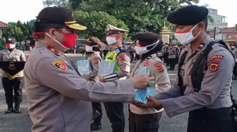Kapolda Jambi Salurkan Bantuan Masker dan Vitamin Dari Bhayangkari Peduli untuk Personel Polri