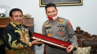 Kapolda Jambi Anjangsana ke Rumah Irjen Pol (Purn) Muchlis AS