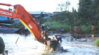 Percepat Pengerjaan Sasaran Pra TMMD, TNI Turunkan Alat Berat