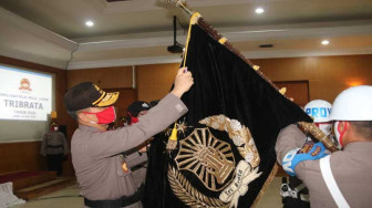 Kapolda Pimpin Tradisi Pencucian Pataka Siginjai Sakti Wira Bakti