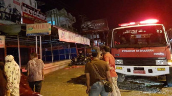 Toko Sepatu di Bangko Terbakar