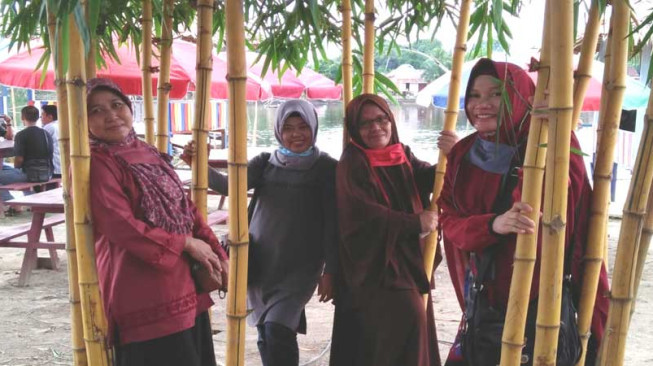 Menikmati Keindahan Danau Sipin di Pulau Kembang