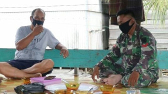 Ibu Andi Bangga Jadi Orang Tua Asuh Satgas TMMD 108 Kodim Tanjab