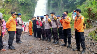 Team SAR Brimob Jambi Ikut Mencari Korban Hilang di Wisata Air terjun Sigerincing Merangin