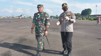 Kapolda Jambi Bersama Danrem 042 Gapu Lakukan Patroli Karhutla Melalui Udara