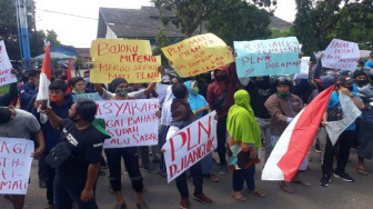 Kantor PLN Muarabulian Dilempari Warga dengan TV, Kipas Angin dan Komputer Rusak