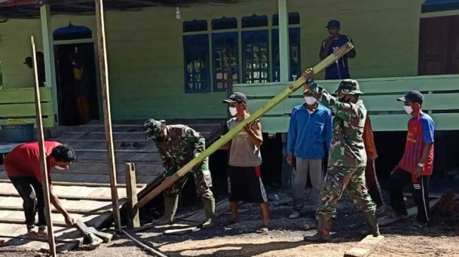 Kemanunggalan TNI Bersama Rakyat Membangun Negeri Memperkokoh Persatuan dan Kesatuan