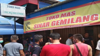 Bandit Bersenjata Api Rampok Toko Emas di Mayang