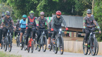 Gowes Sinergitas Sosial Polri-TNI, BNN, Bagikan Sembako dan Canangkan Kampung Tangguh Anti Narkoba