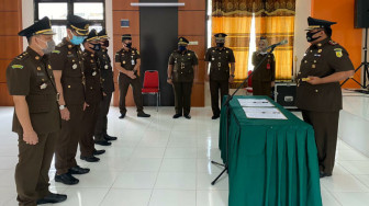 Kajari Pimpin Sertijab Pegawai Kejari Batanghari