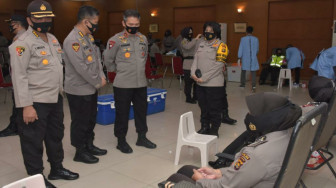Polwan Polda Jambi Donor Darah