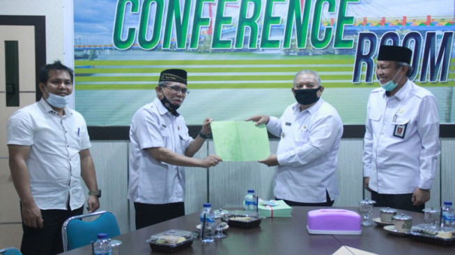 Pemkab Tanjabbar Terima 50 Sertifikat Tanah dari BPN
