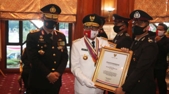 Tiga Anggota Polres Muarojambi Dapat Penghargaan dari Gugus Tugas Penanganan Covid-19